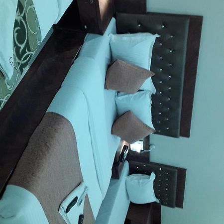 Hotel Golden Hayyath Inn مومباي المظهر الخارجي الصورة