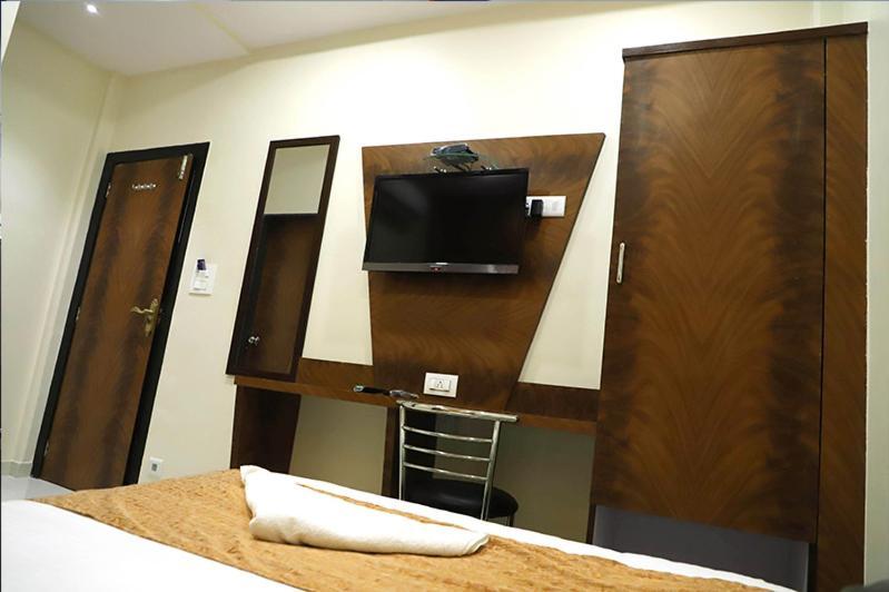 Hotel Golden Hayyath Inn مومباي المظهر الخارجي الصورة