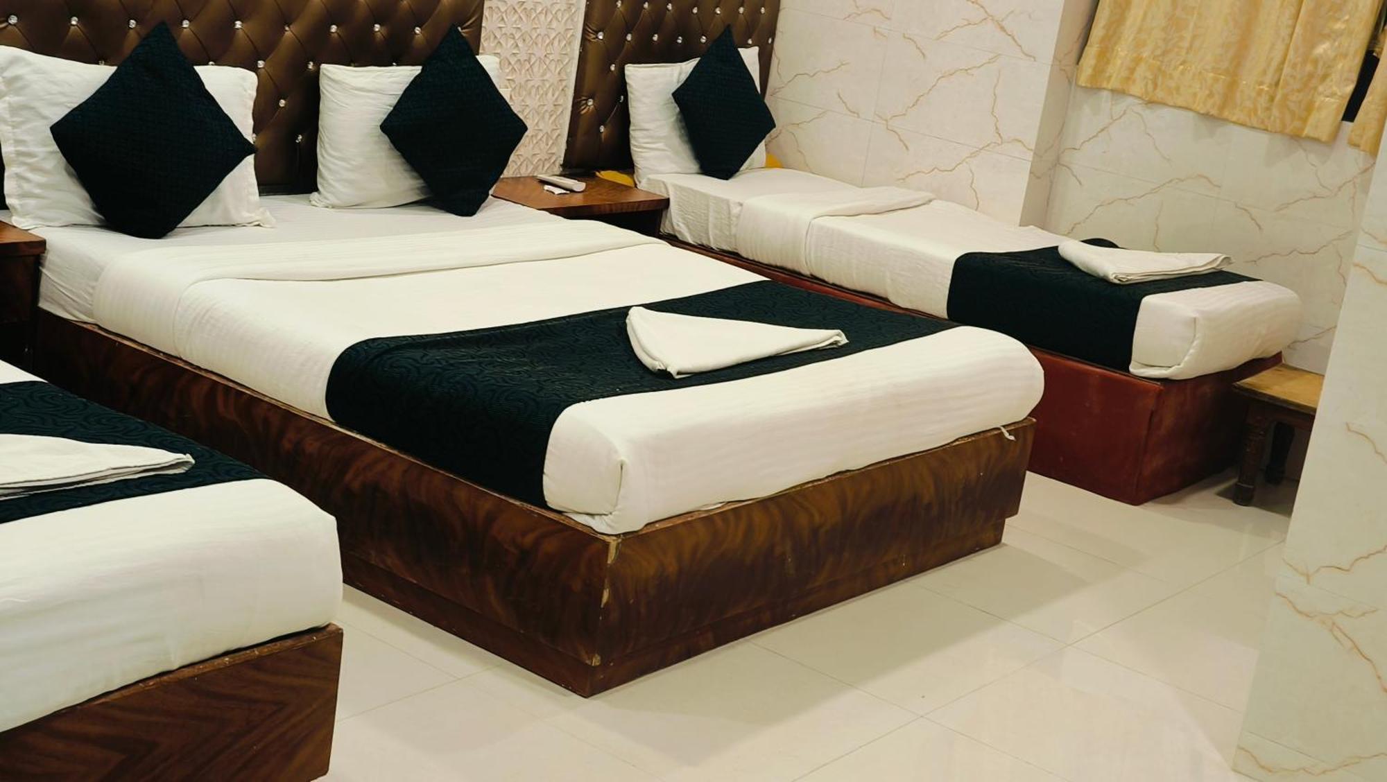 Hotel Golden Hayyath Inn مومباي المظهر الخارجي الصورة