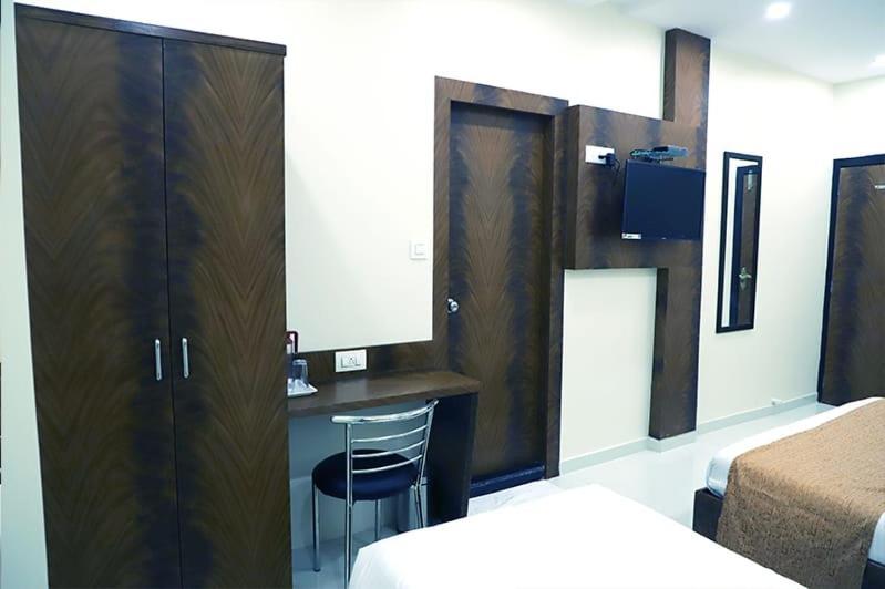 Hotel Golden Hayyath Inn مومباي المظهر الخارجي الصورة