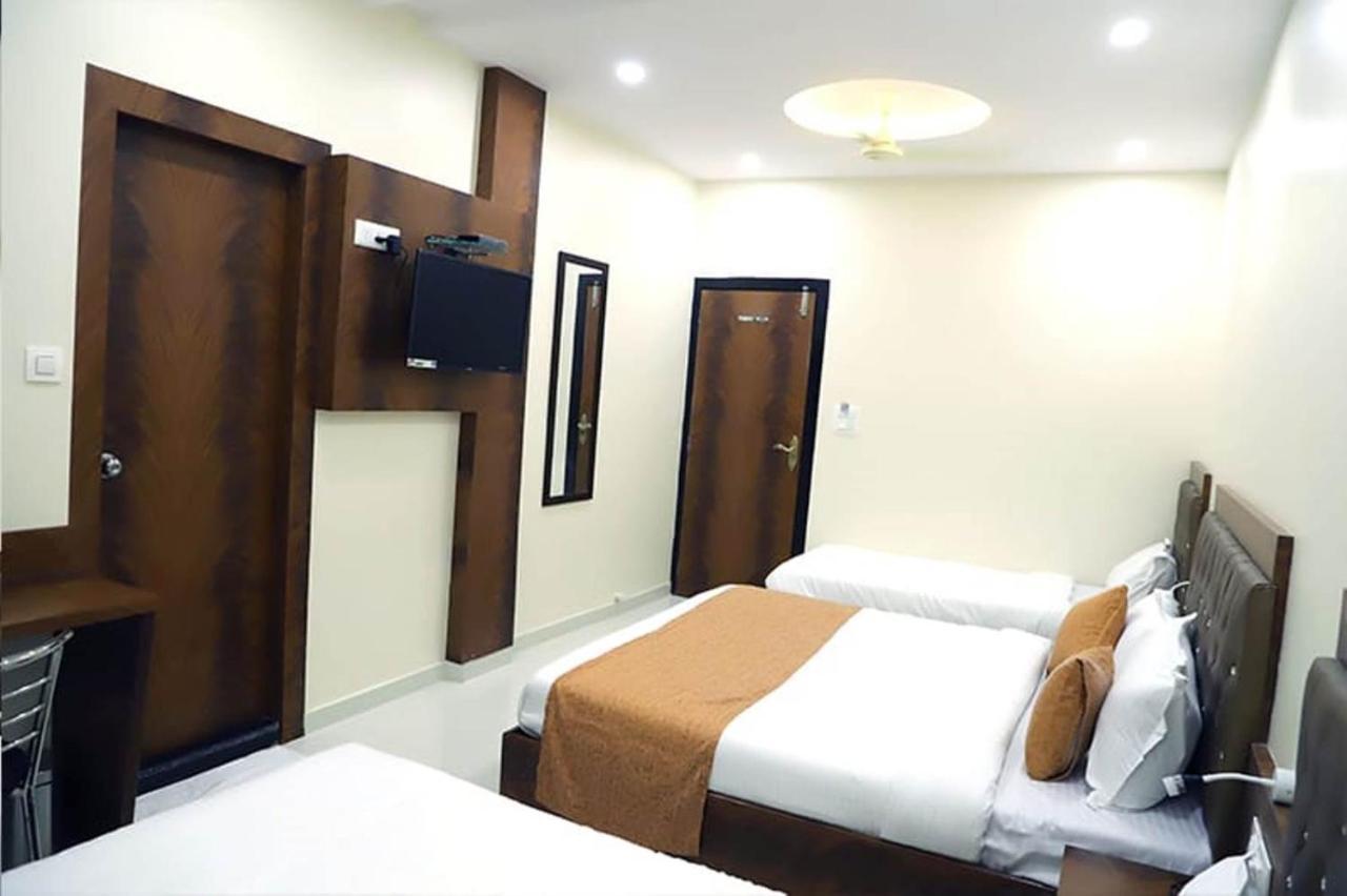 Hotel Golden Hayyath Inn مومباي المظهر الخارجي الصورة