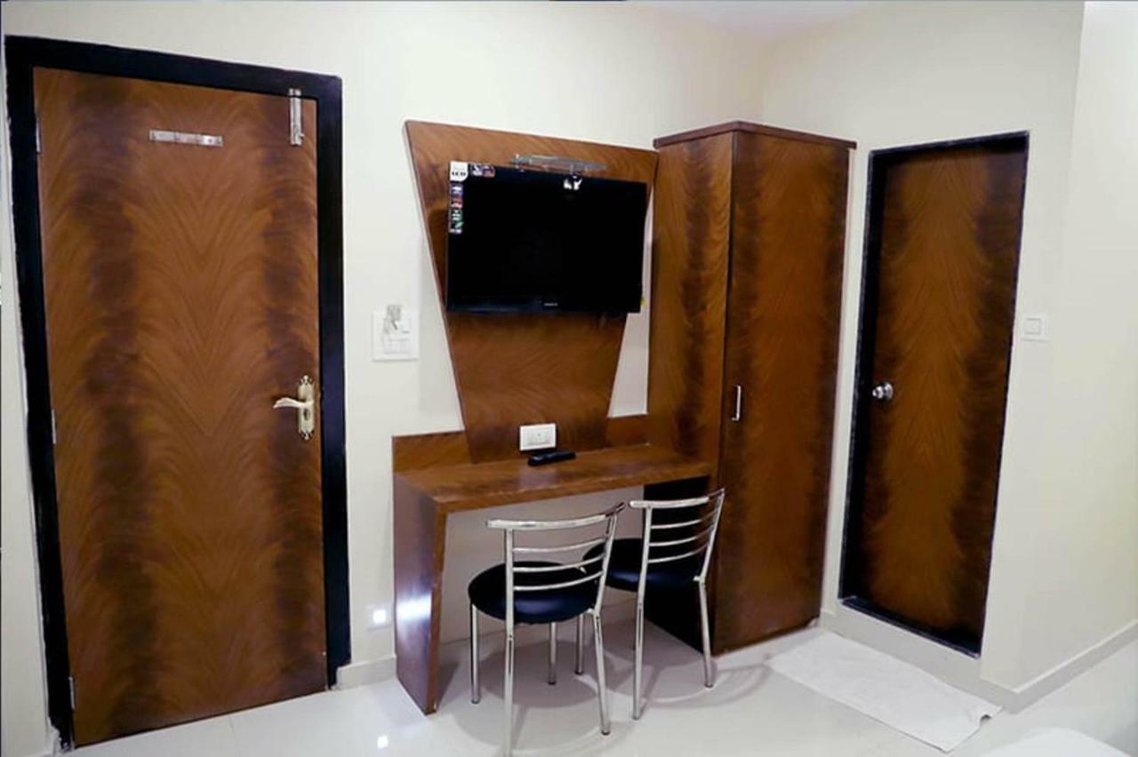 Hotel Golden Hayyath Inn مومباي المظهر الخارجي الصورة